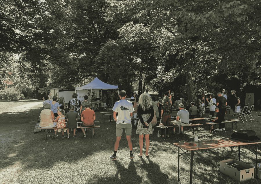 Open Air Gottesdienst im Park